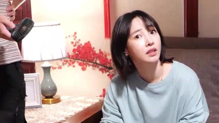 陈冉戏里戏外反差萌，有点好笑！