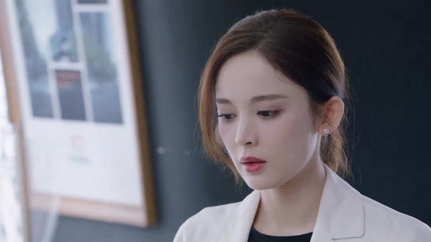 余佳恩打翻咖啡被林荔训斥 郝辰时许耀为其解围