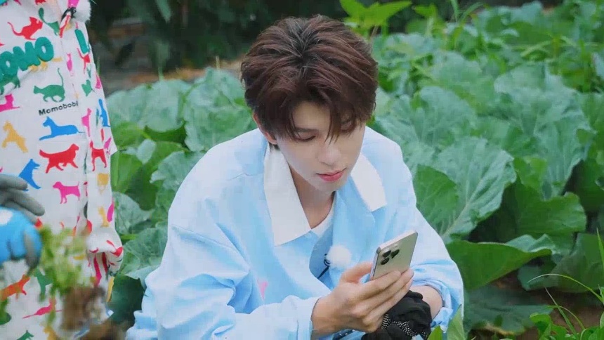 又被这个何浩楠装到了 后陡门“车神”在线求小孩哥夸夸